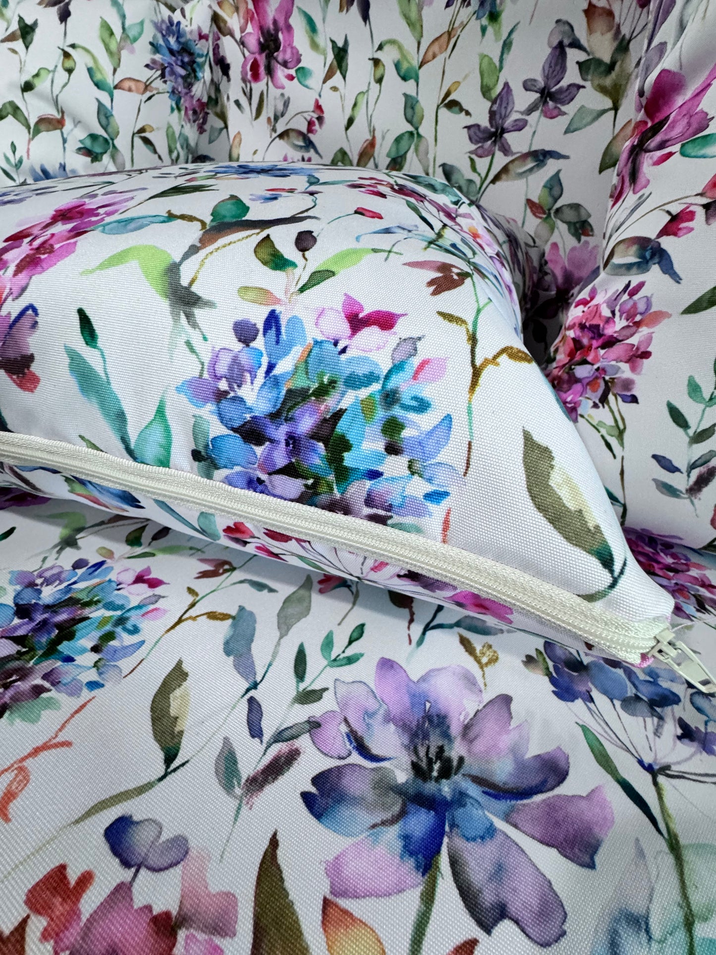 Water-repellent Giardino Multi and Flower Garden garden furniture cushion covers