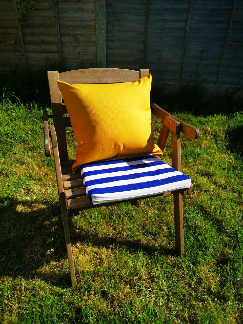 Waterproof Cushions in 5 Colours | Fade-Resistant, Customisable | 47x47 cm